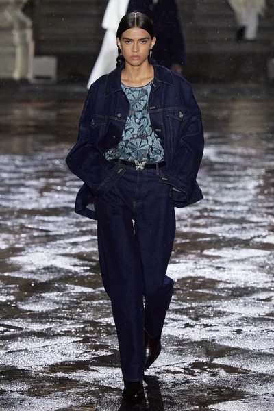 Look 57
